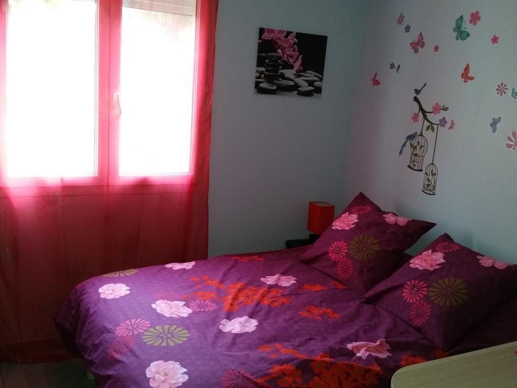 Villa Petit studio au calme à La Crau Extérieur photo